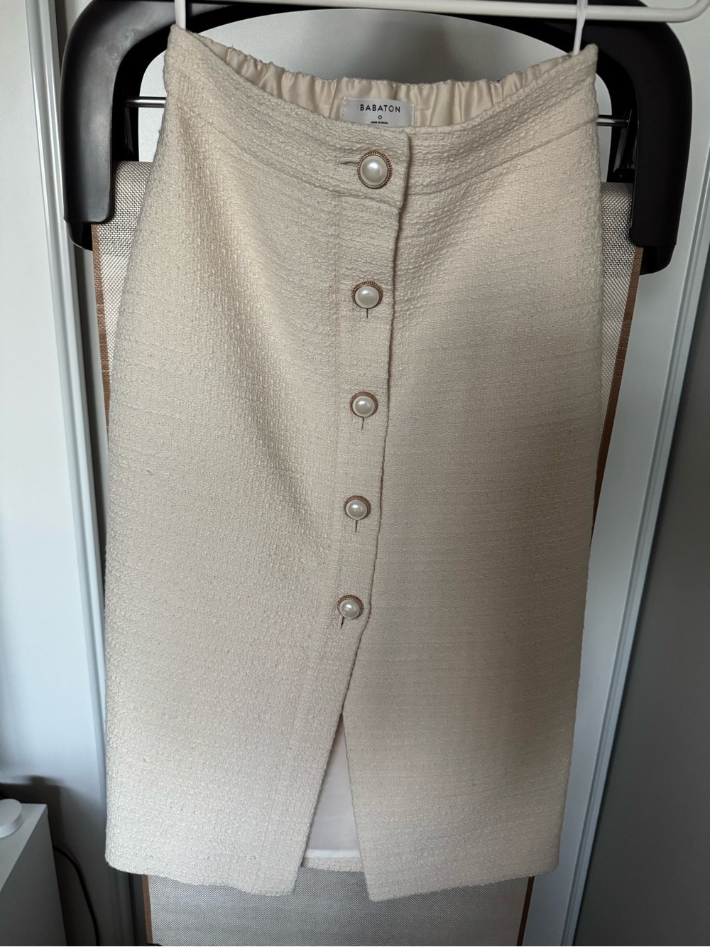 Aritzia | Cream Tweed Pencil Skirt with Pearl Buttons